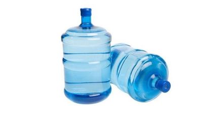 訂桶裝水時要小心！這5家品牌曾檢出細菌超標，喝錯水腸胃可不答應