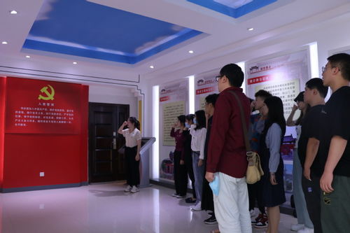 鄭州輕工業大學藝術設計學院組織學生黨員赴新鄭西泰山廉政教育基地開展學習交流活動